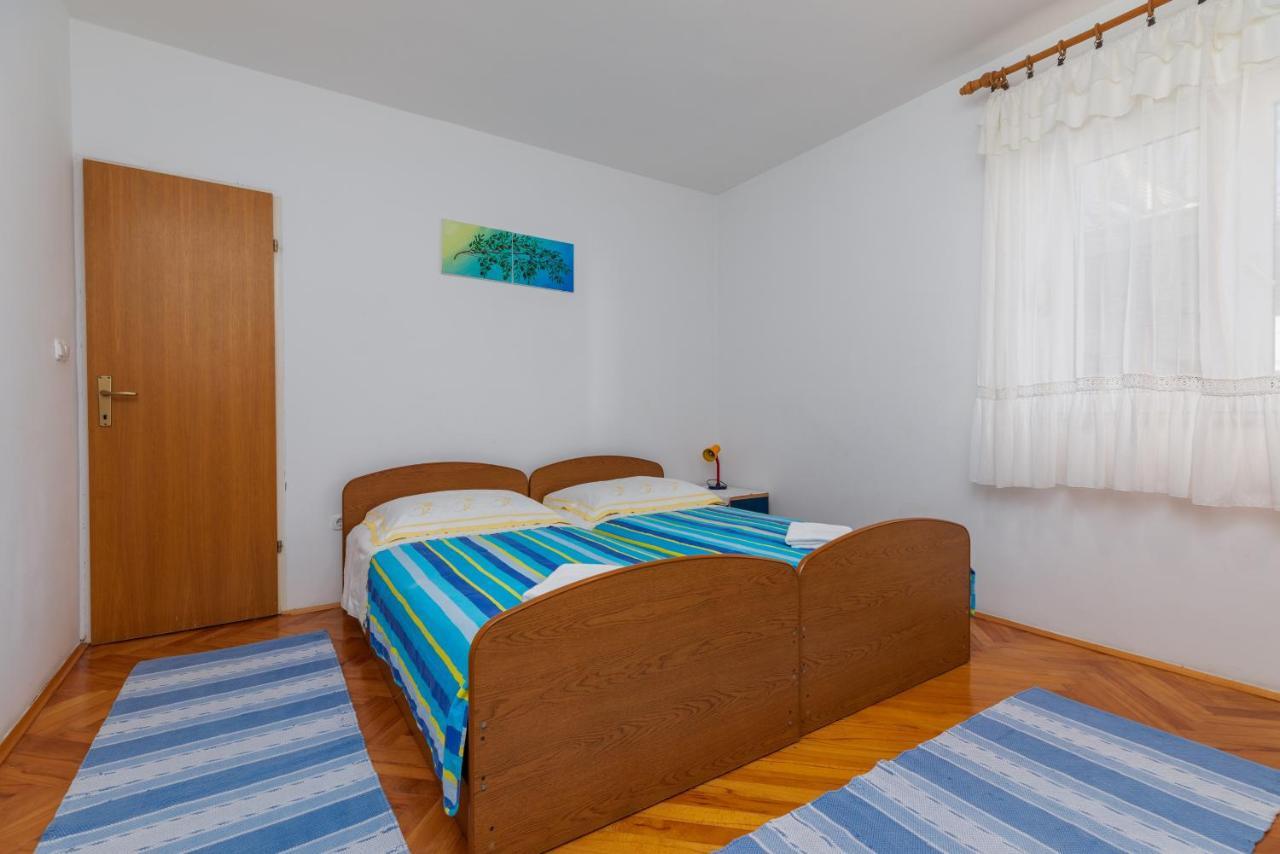 Apartments With A Parking Space Omis - 2745 Exterior foto