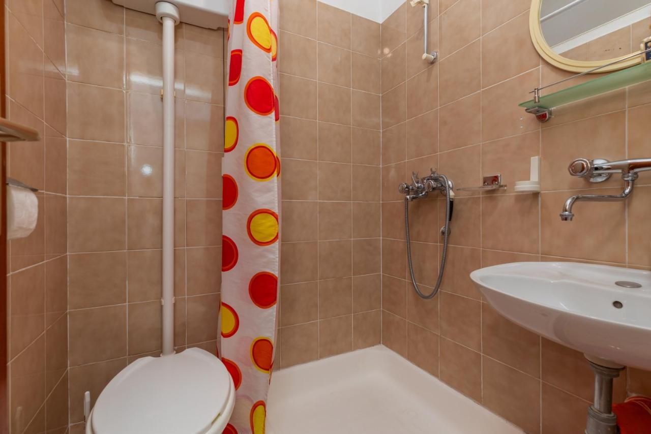 Apartments With A Parking Space Omis - 2745 Exterior foto