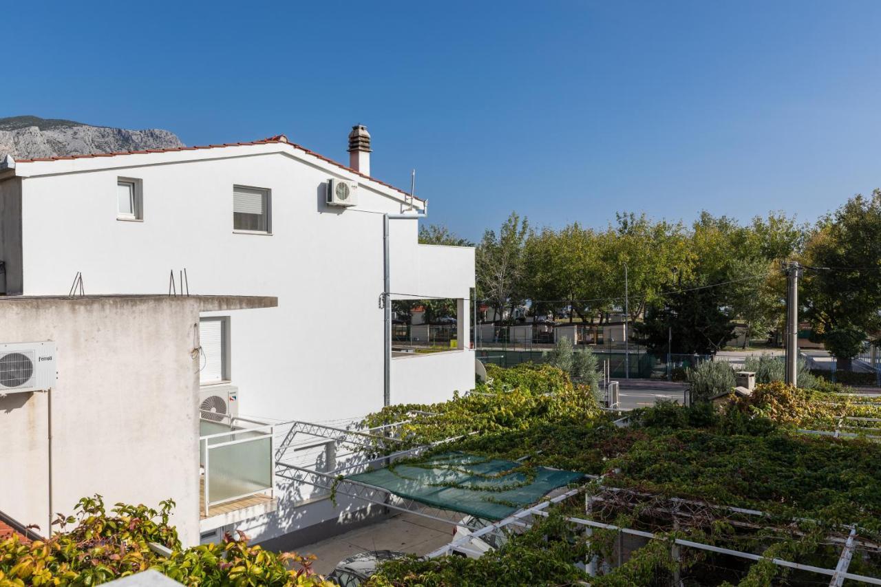 Apartments With A Parking Space Omis - 2745 Exterior foto