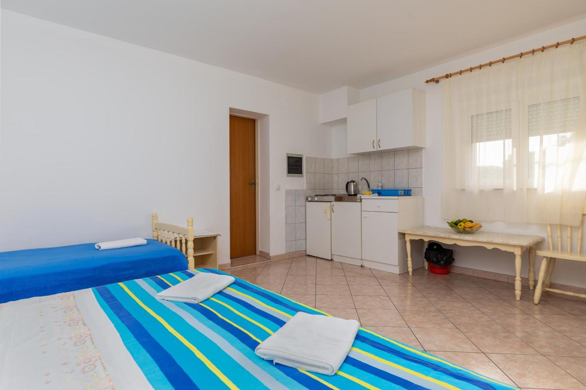 Apartments With A Parking Space Omis - 2745 Cameră foto